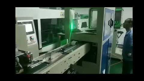 Single spoon full automatic packing machine on-line injection molding machine