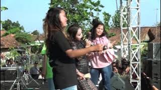 SINTYA RISKE - MANHATTAN