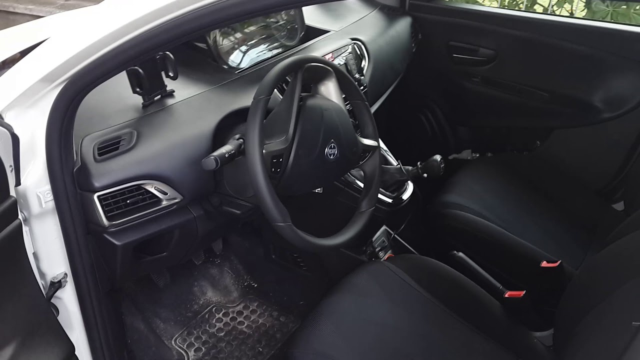 Лянча Ипсилон - машина на миллион! - YouTube