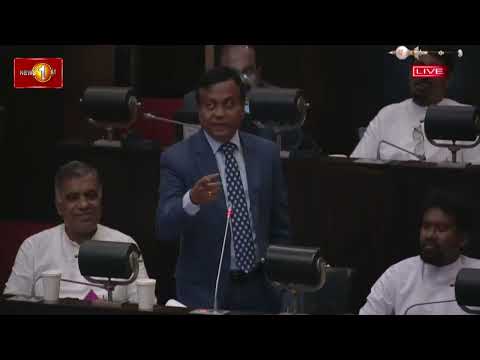 පාර්ලිමේන්තුවේ දී පෙන්වූ ඡායාරූපය... "හැමදාම පෙන්නන්න වෙලා තියෙනවා." දශක ගාණක් මැරයන් පෝෂණය වූ හැටි.