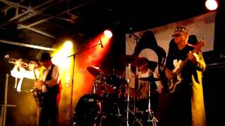 Le concert funky de The Blues Brothers sur TV28 (extrait).