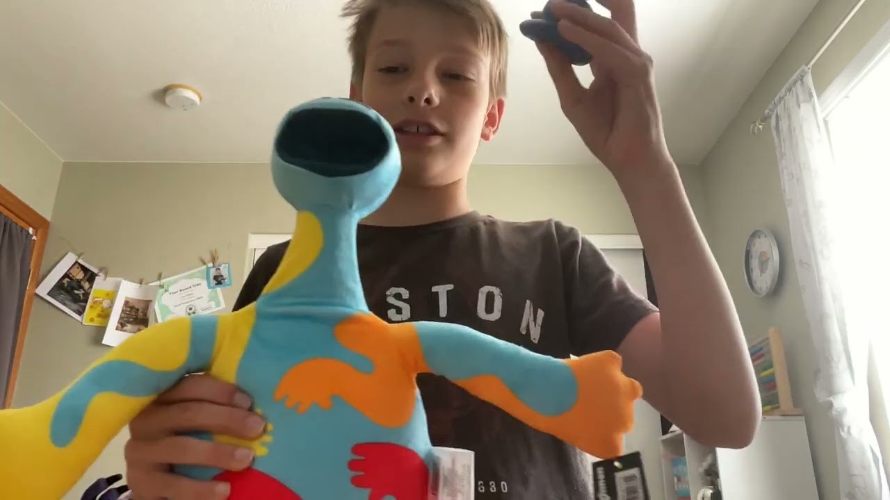Unboxing Official Doey the Doughman Plushie from Poppy Playtime Chapter 4