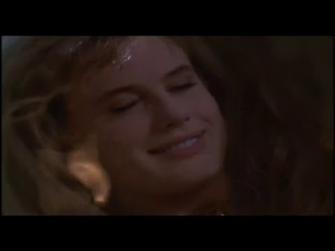 Splash (1984) Daryl Hannah Submerges [HD]