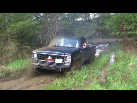 Mikey 1978 chevy shortbox 400 small block at le pisto