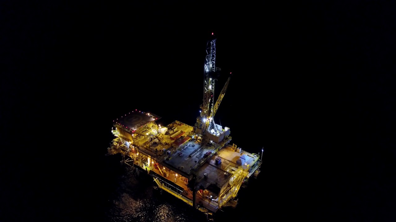 Oil rig Emmy Huntington Beach night footage - YouTube