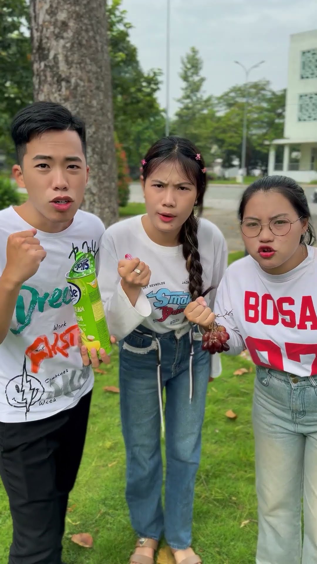 LNF - Cô gái thích ăn chực và cái kết || The girl likes to eat everyone's food #shorts