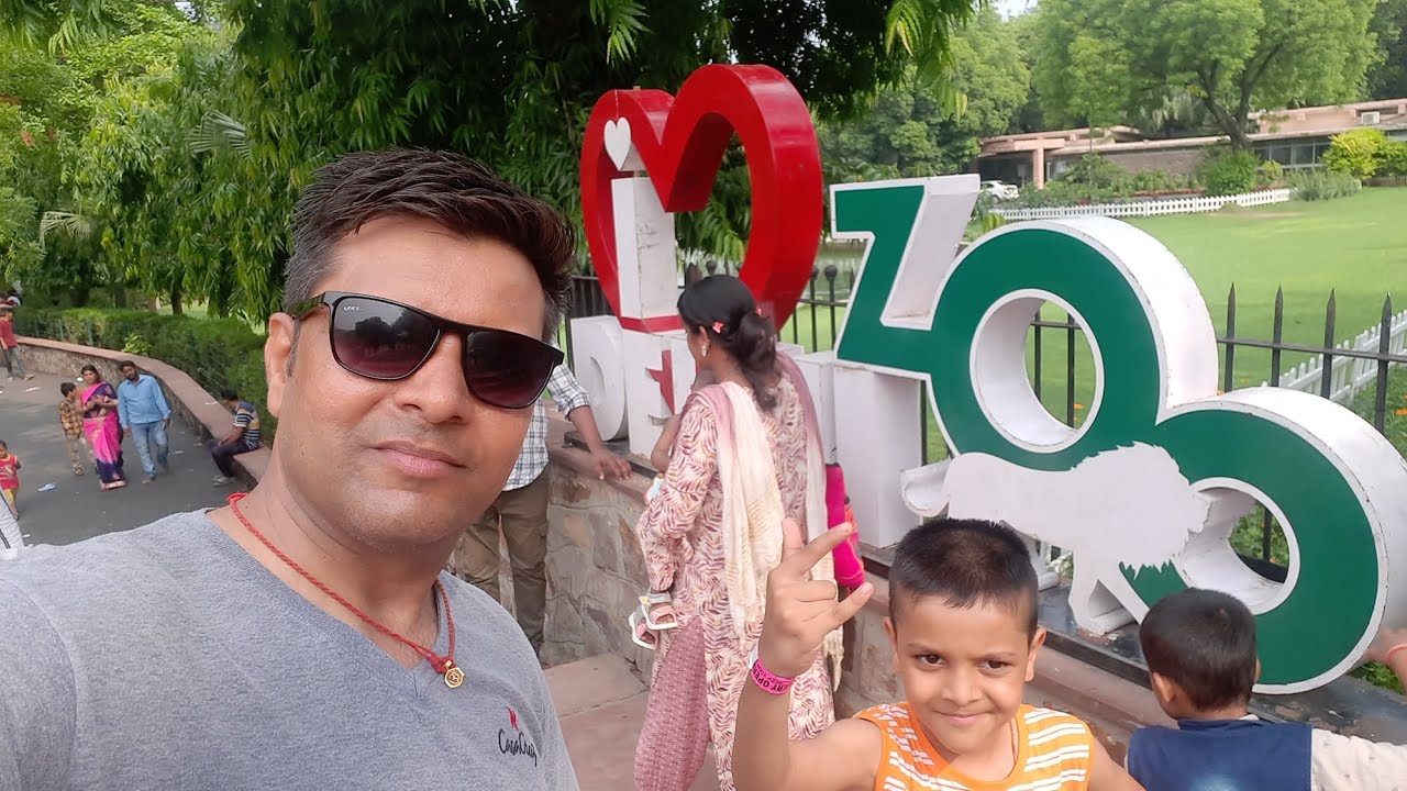 Vlogger Family - The Most Common Delhi ZOO Visit 