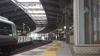 30000形30051F＋30251F EXEα特急ロマンスカーはこね58号新宿行き本厚木駅3番線を通過！