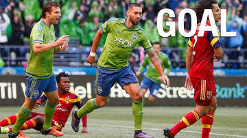 GOAL: Clint Dempsey buries a rebound for his second goal of the match