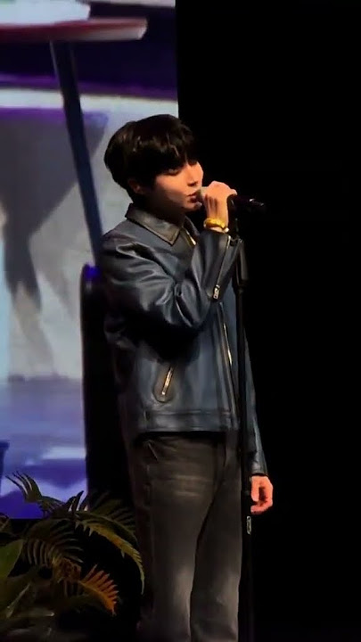 Hwang in yeop singing love me again by taehyung #shortsfeed # #btsmember #kingsingsofficial