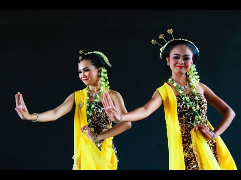 Masyarakat Jawa terkenal dengan kelembutan dan keluwesannya dalam bertingkah laku Info Gambyong Traditional Dance