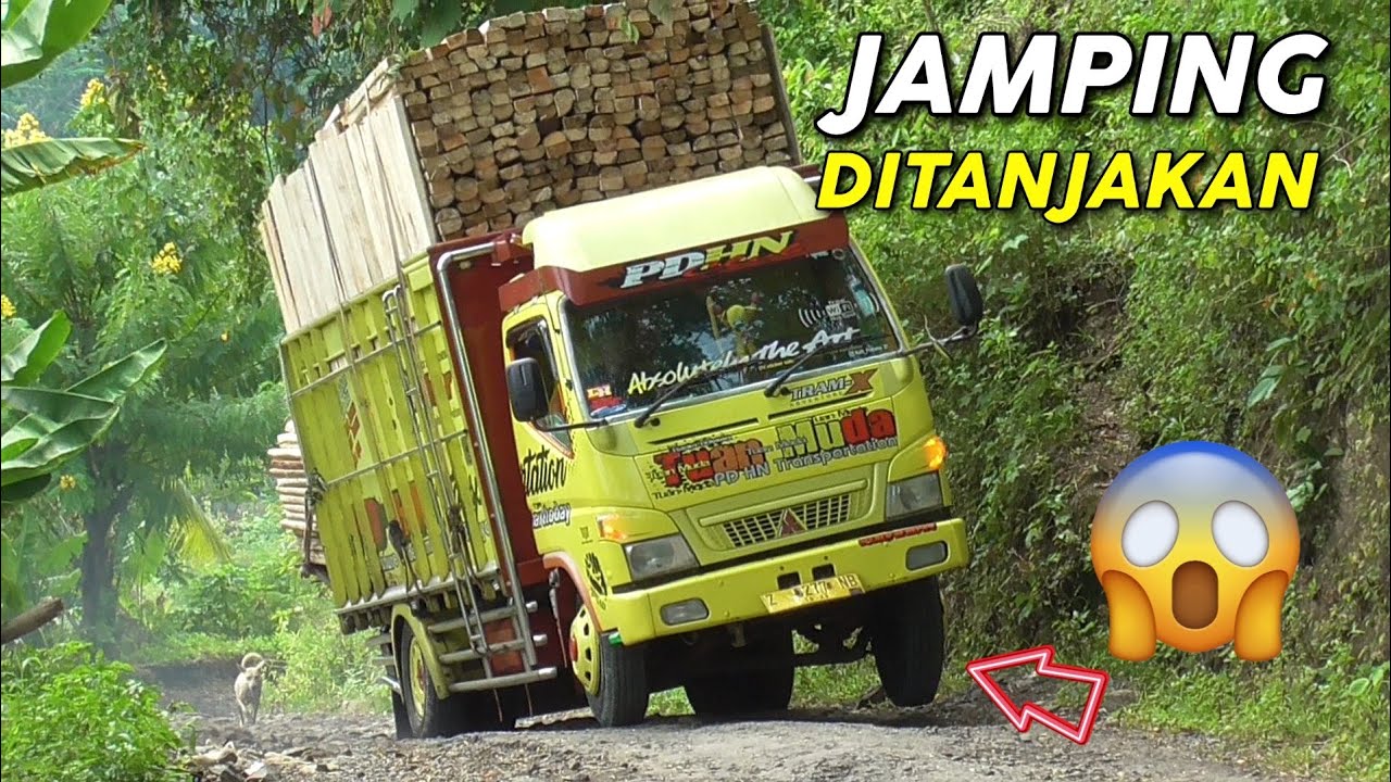 Perjalanan Truk Canter Muatan Kayu Palet Lewati Jalan Extrime Maroko Garut Selatan