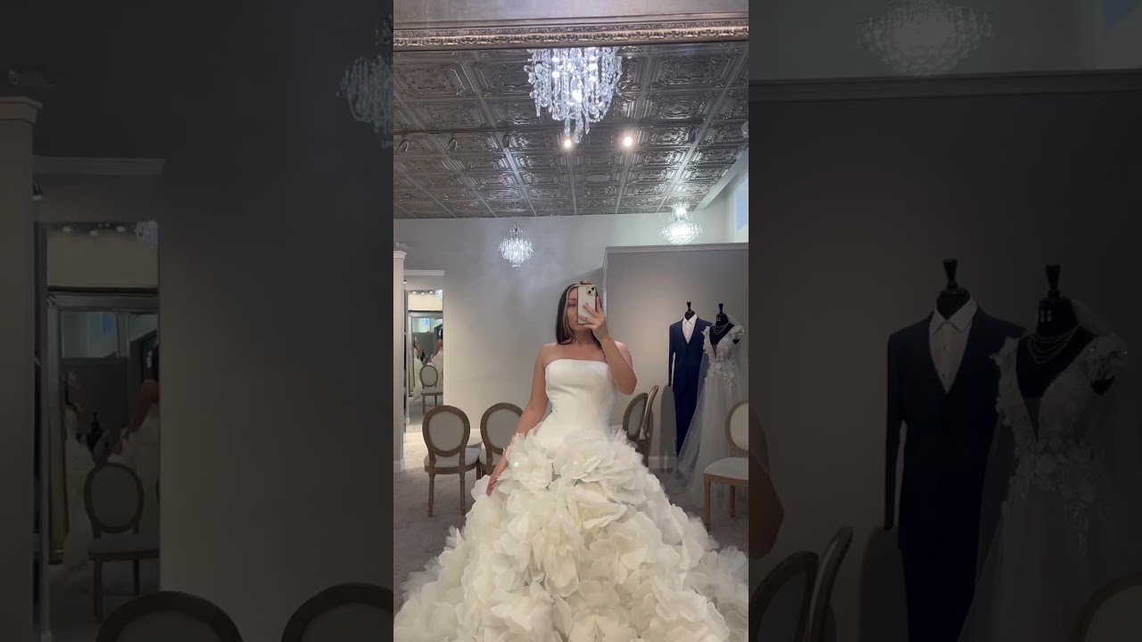 Nicole + Felicia Style NF047Luxe