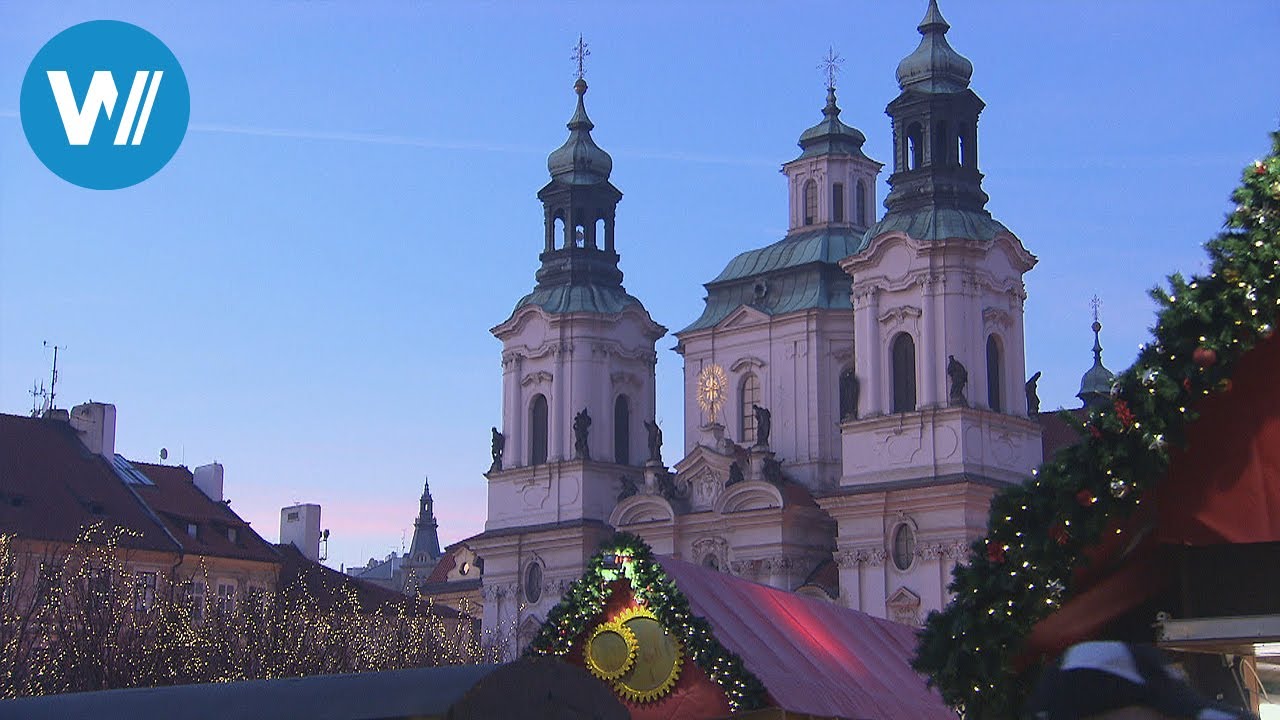 ⁣Christmas Time - Prague and its stunning christmas markets in the old town