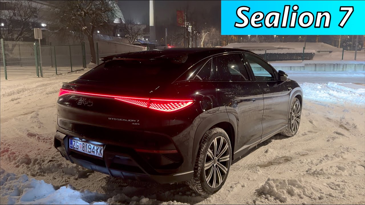 BYD Sealion 7 2025 Night Review (Exterior - Interior) beautiful Ambient Lights
