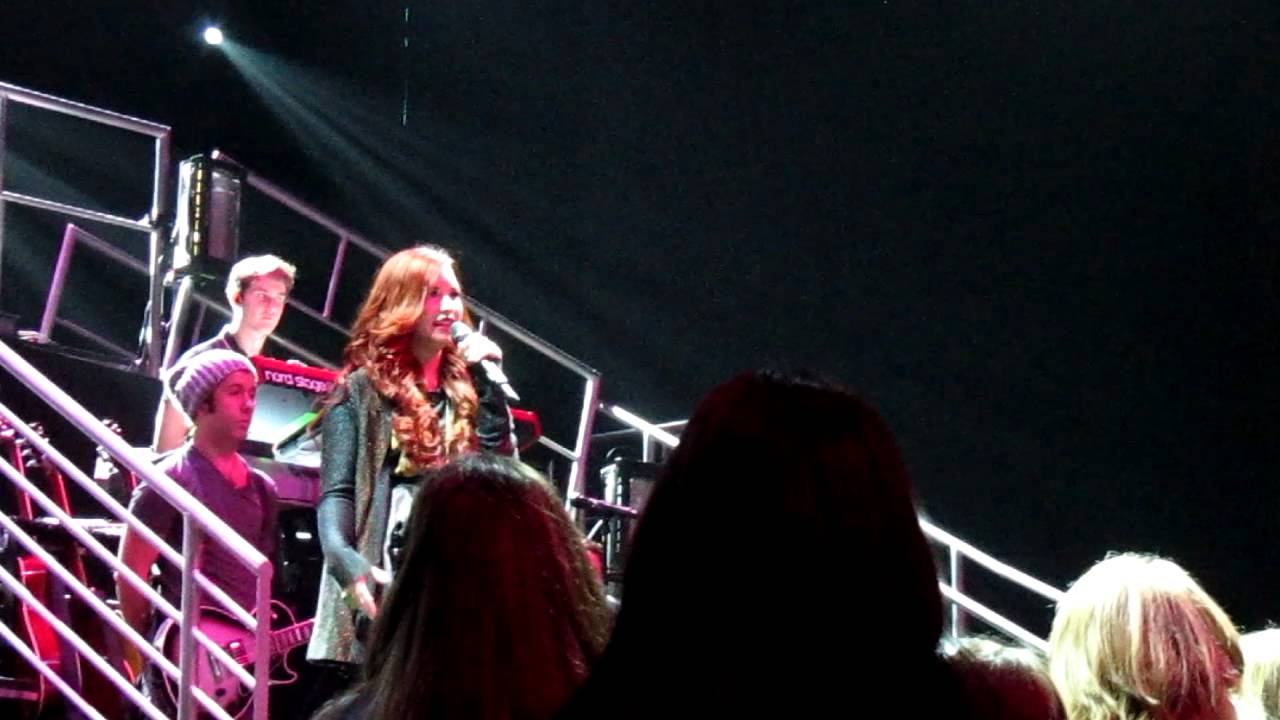 Demi Lovato Soundcheck 11-26-11 Dallas,Texas Q&A