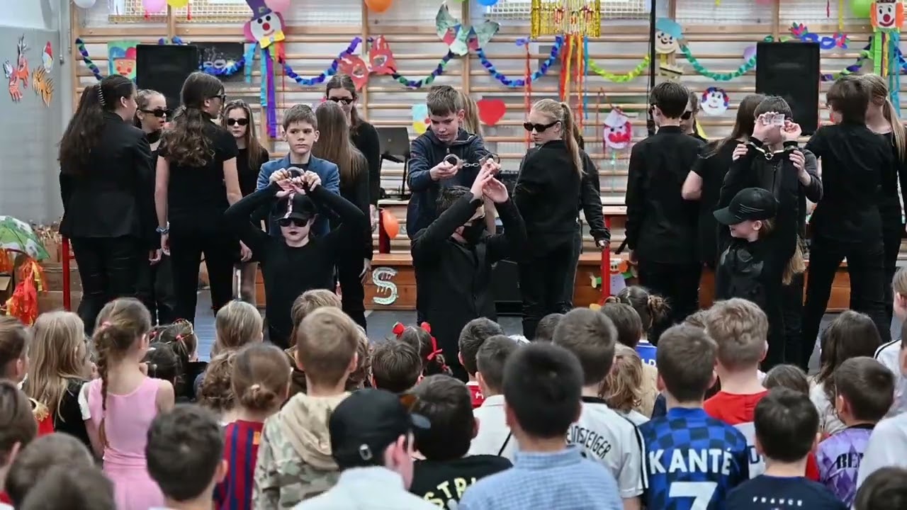 Farsang 2024- 6. osztály (Balatonfüredi Református Általános Iskola)