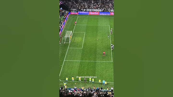 GIGANTEEEE PQP! Hugo Souza defende pênalti batido por Raphael Veiga