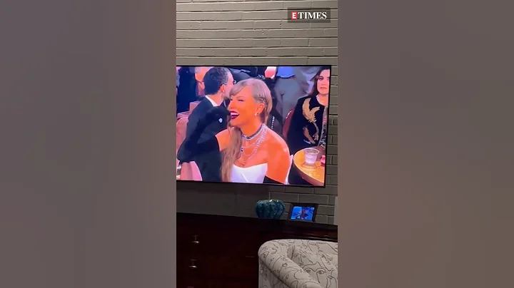 #TrevorNoah defends #TaylorSwift at Grammys 🫡 | #shorts #grammys