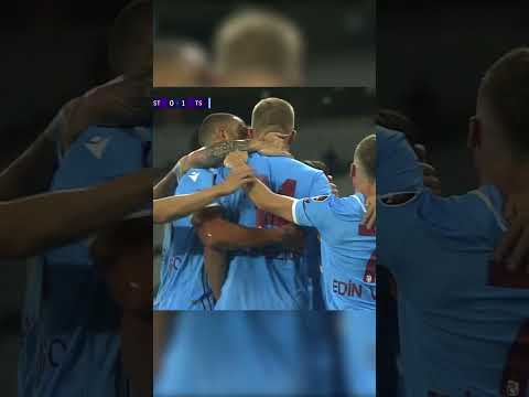 Andreas Cornelius, köşe vuruşunda seken topu tamamlayarak takımını öne geçiriyor #short #süperlig