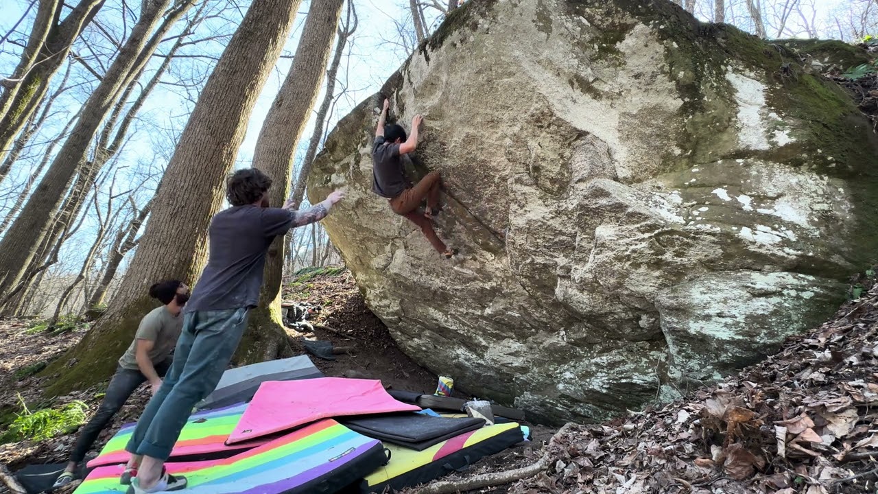 Pisgah Bouldering - Looking Glass North - Drunkgirl V8