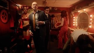 In keeping with boing boing’s mission of being a “directory mostly
wonderful things,” here’s new video by frank sinatra’s bastard
son, performing an upd...