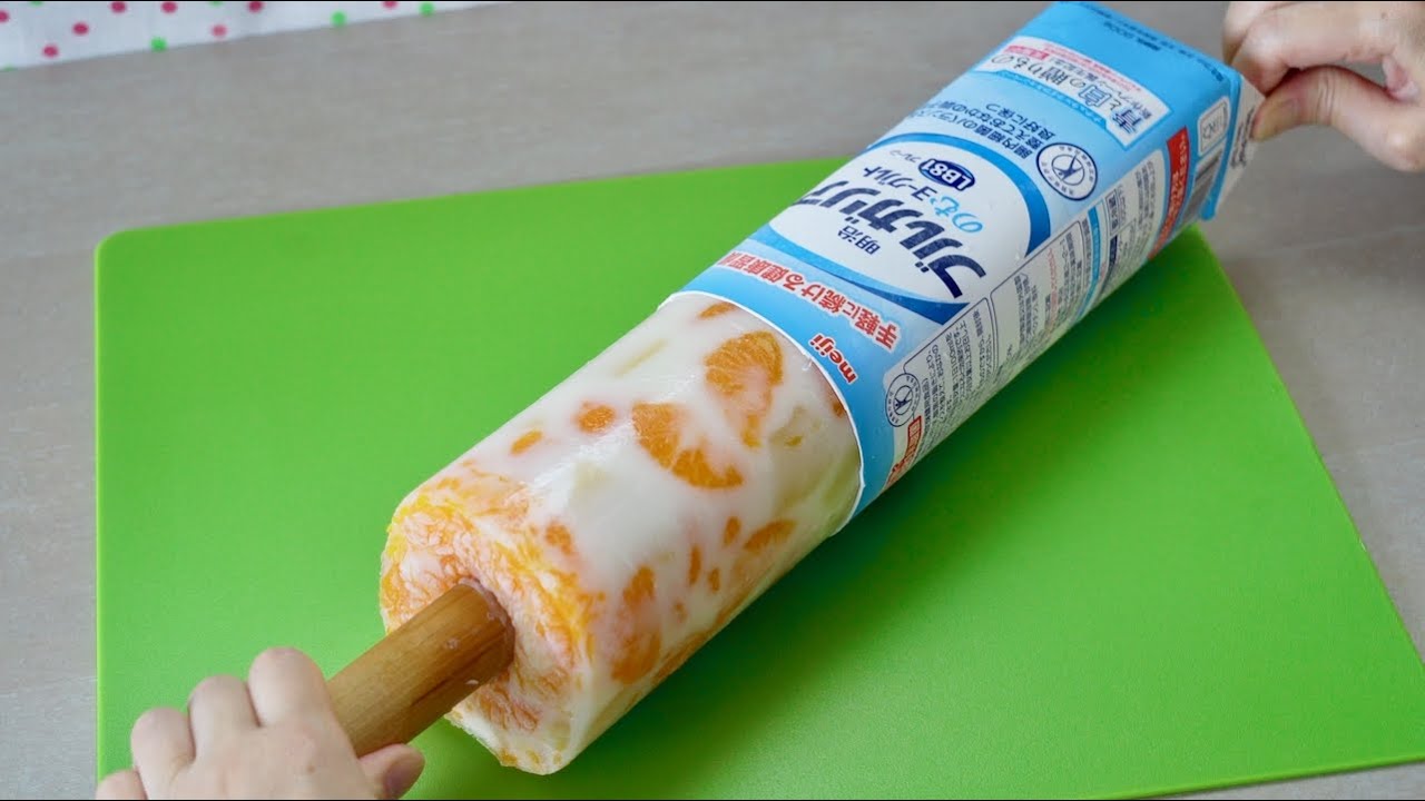 Giant Popsicle in a drinkable yogurt container 明治ブルガリアのむヨーグルトLB81プレーン容器 そのまんまアイスキャンディー | MosoGourmet 妄想グルメ