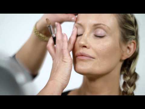 Tutoriel maquillage Illuminateur Regard Stroke of Light bareMinerals