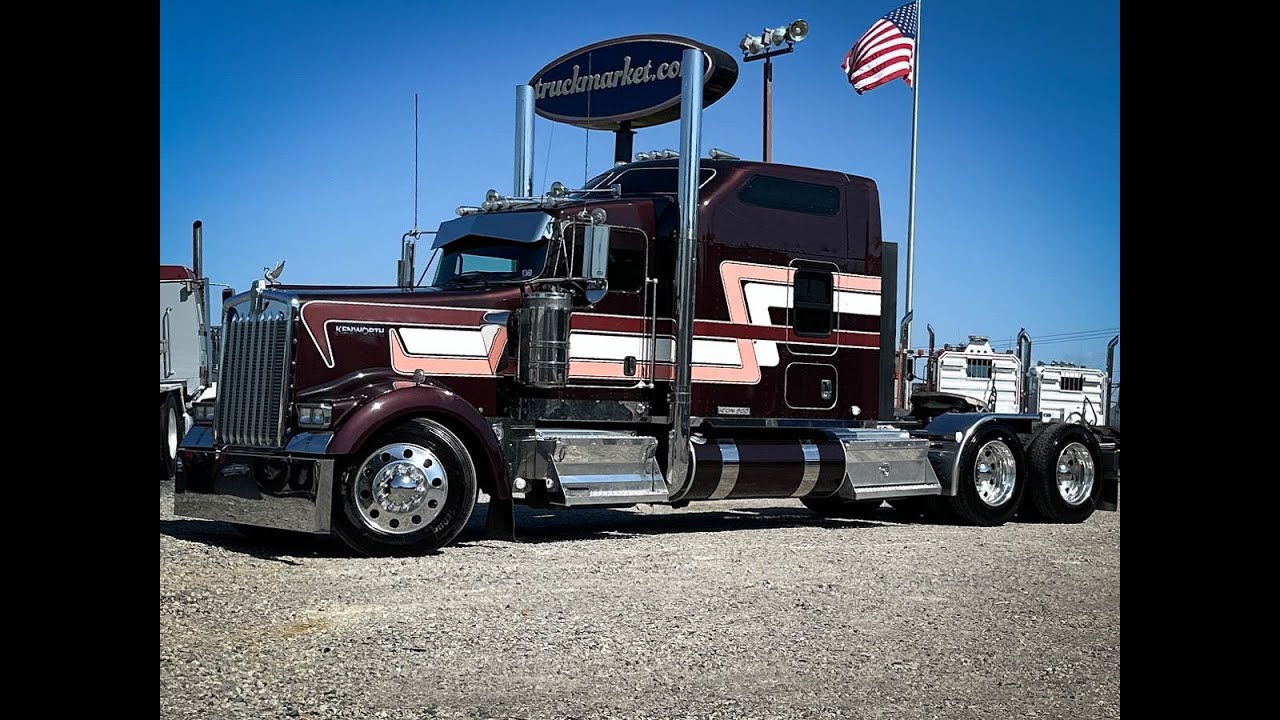 2015 Kenworth ICON 900 Limited Edition CAT Glider