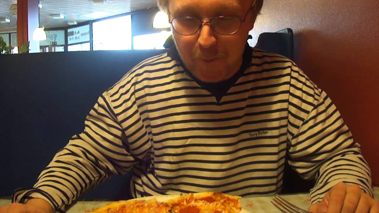 Puijon pizzeriassa KuopionMaken kanssa 15.9.2012