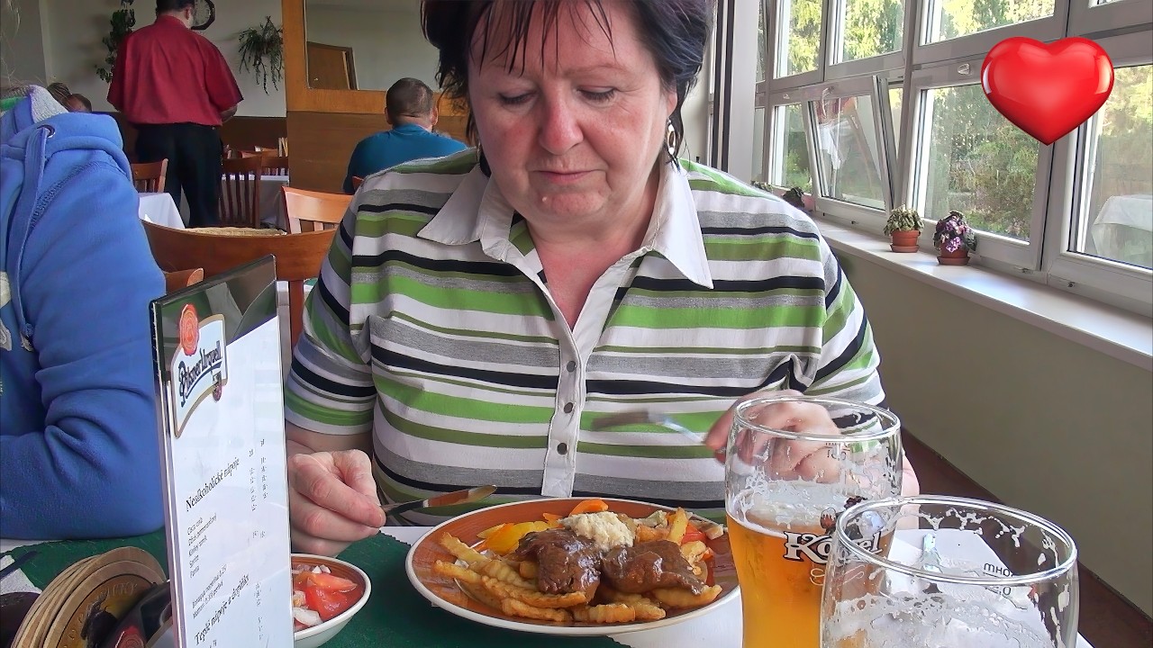 S Helenkou ❤️ večeře v hotelu Vltava a prohlídka kroniky, dovolená Červená nad Vltavou 10.7.2012, 4K