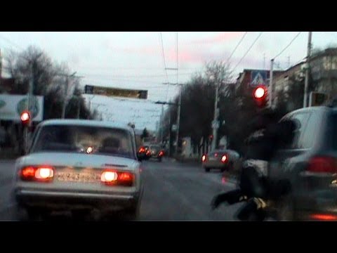 Пьяный водитель протащил инспектора ! - GAIstOFF -