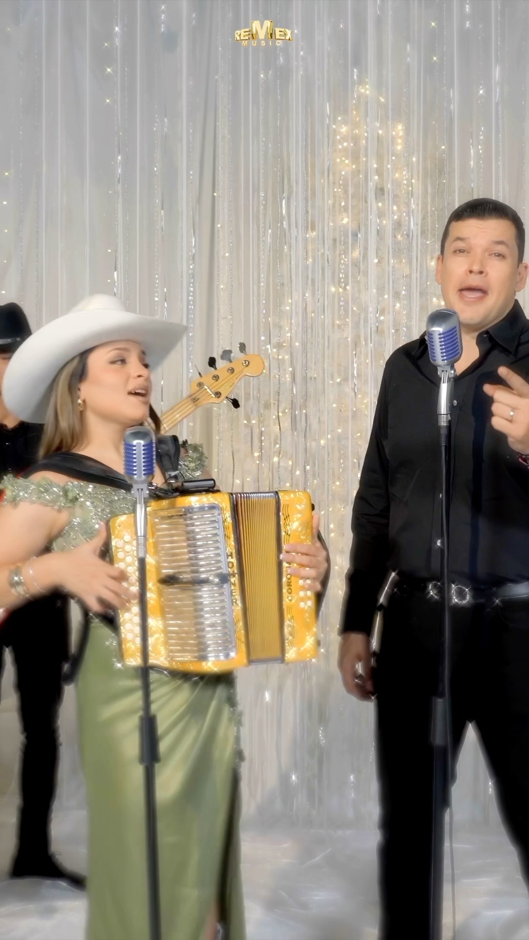 Otro año que queda atrás... ✨#VenACantar ? junto a Leandro Ríos y Fer Villarreal?
