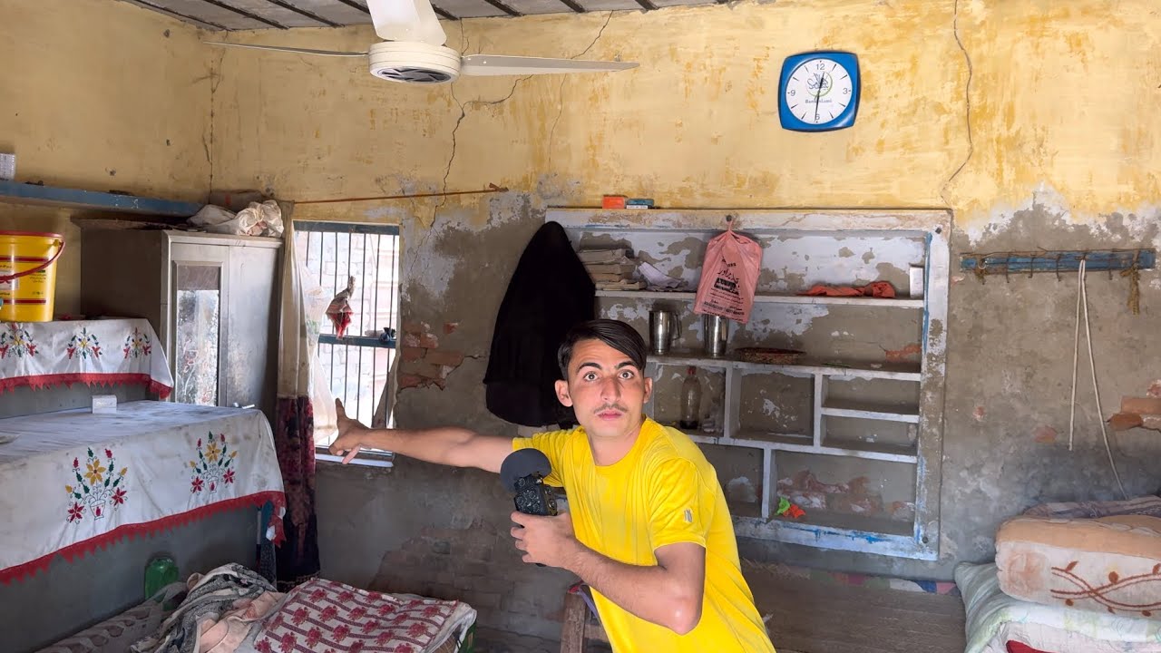 ASMR IN MY SISTER ROOM TOUR 🏠