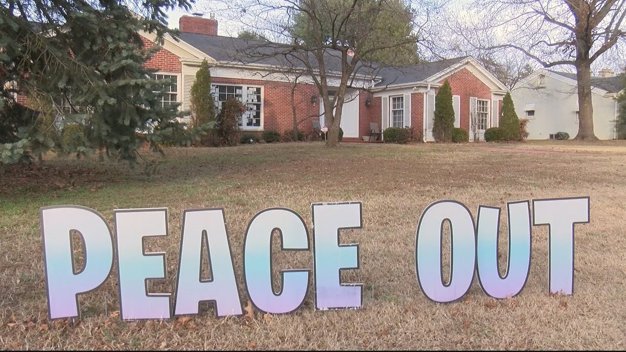 Neighbors, Fans react to the end of years-long yard messages