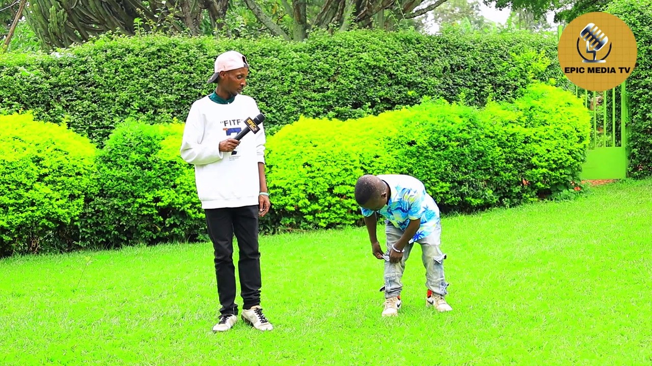 Nzovu ati ngutereye isari urandenze🤣nemeye kuba imbwa🤣yaka ati wowe uzagwa mumaguru yabagore