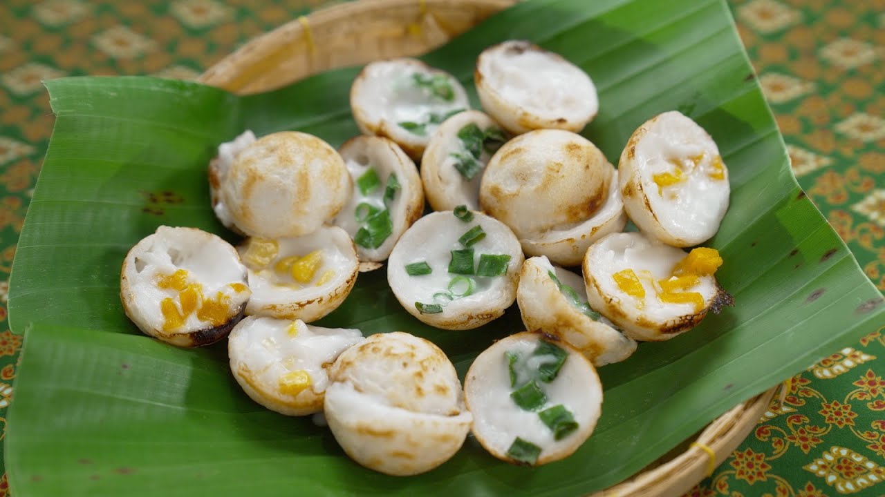 【タイのスイーツ】ココナッツミルクの焼き菓子（カノムクロック）(ขนมครก)