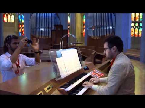 Roy Firestone's Organ Demo of La Sagrada Familia -...