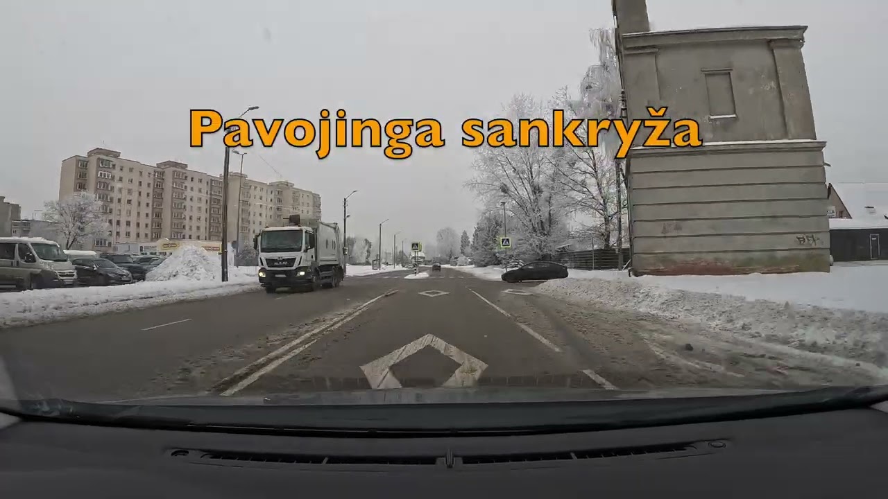 Aštrus posūkis į dešinę, žiedinė sankryža, lygiagretus parkavimas.