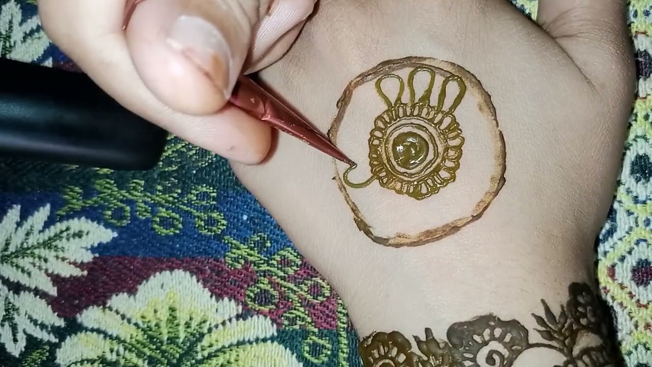 normal mehandi art..