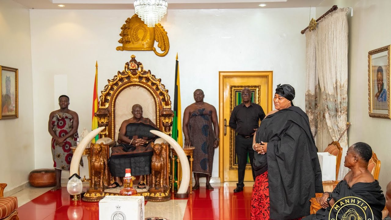 Asante Mamponghemaa introduces traditional son,Daasebere Akuamoah Boateng,Kwahumanhene,to Asantehene