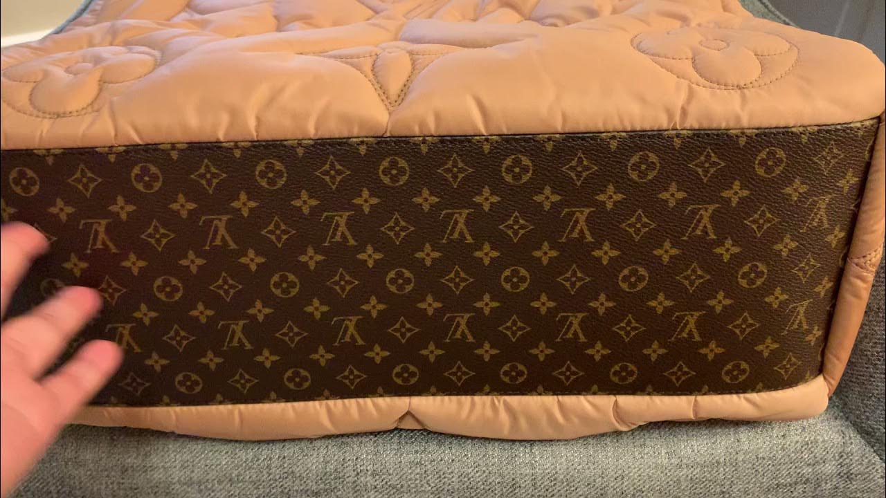 Unboxing Louis Vuitton Pillow Puffer ONTHEGO GM Beige Autres Toiles  Monogram 2021 Winter Collection. 
