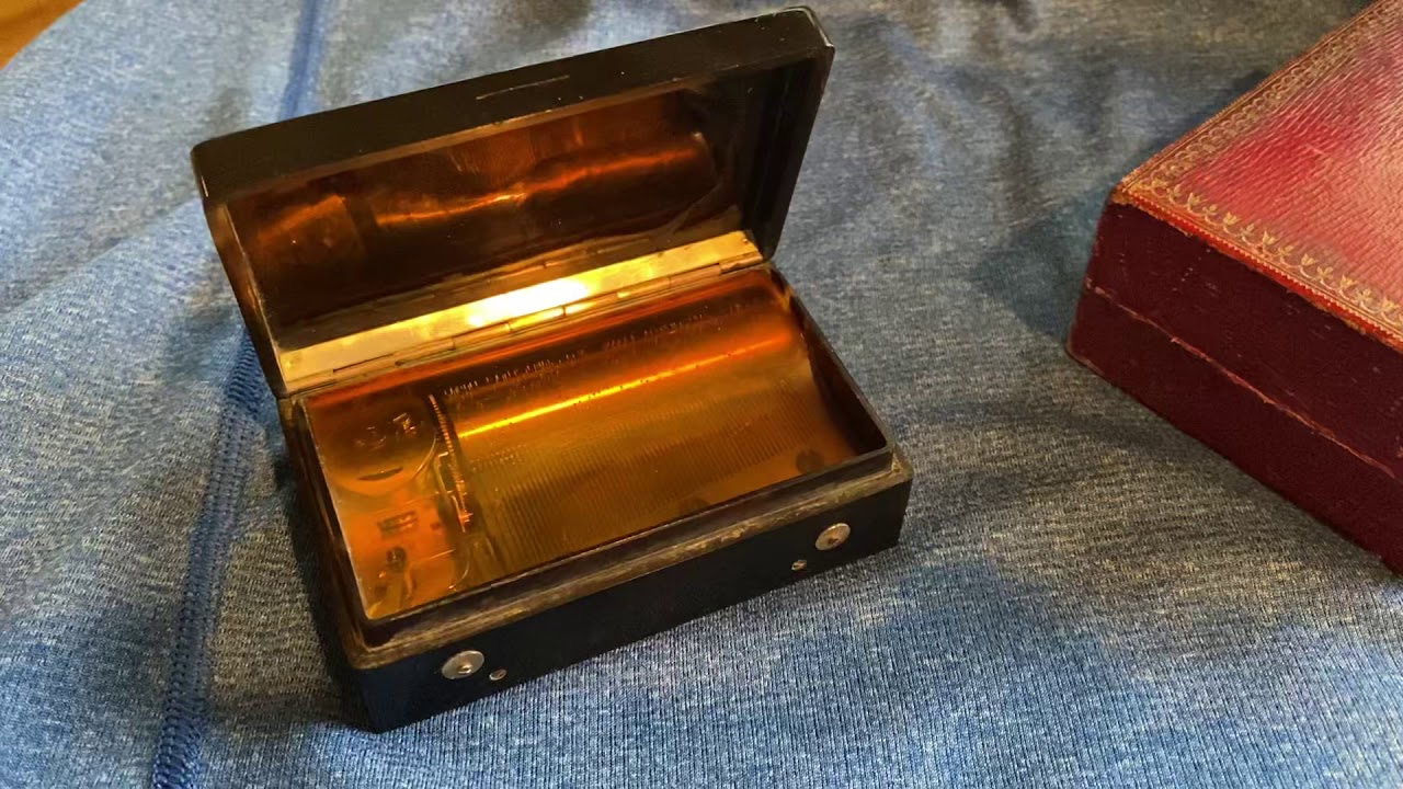Musical Snuff Box, Le Sinq Sens YouTube
