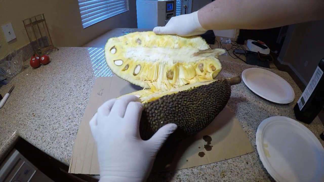 How To Cut Open Jackfruit And Its Weight Loss Benefits As A Raw Vegan