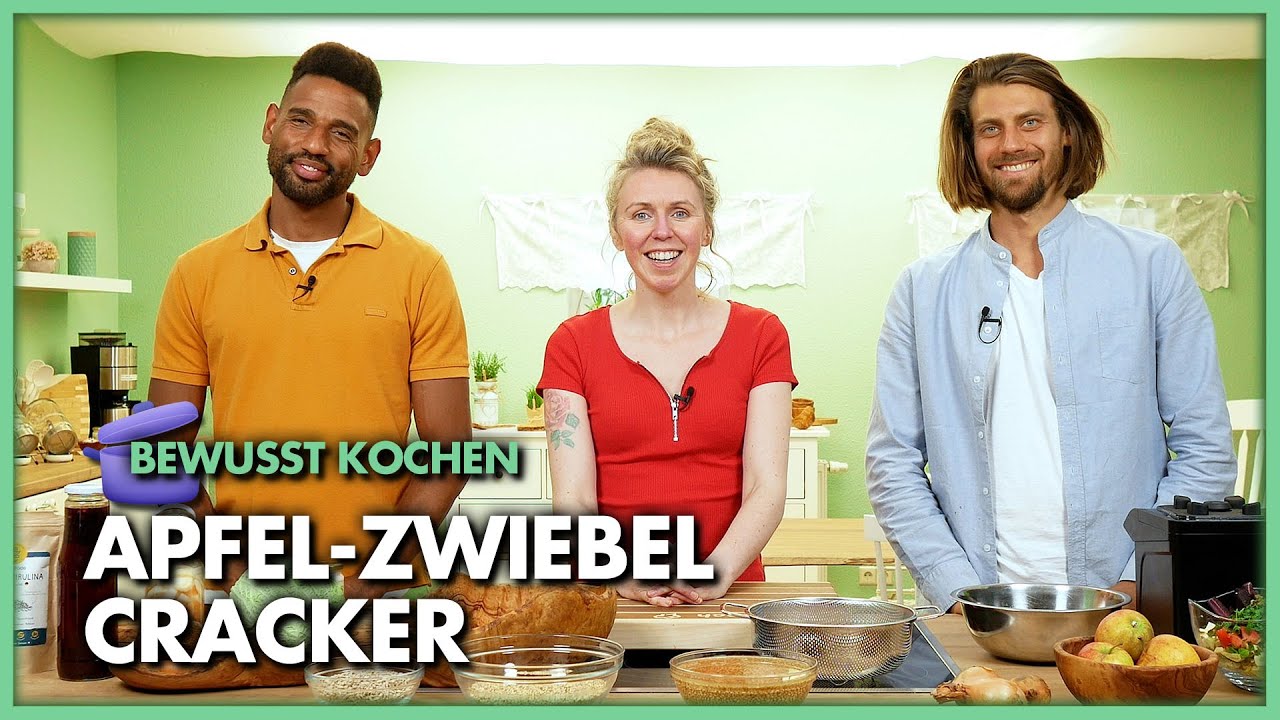 Apfel-Zwiebel-Cracker - Veganer Begleiter für Rohkostsalate und gesunde Knabberei