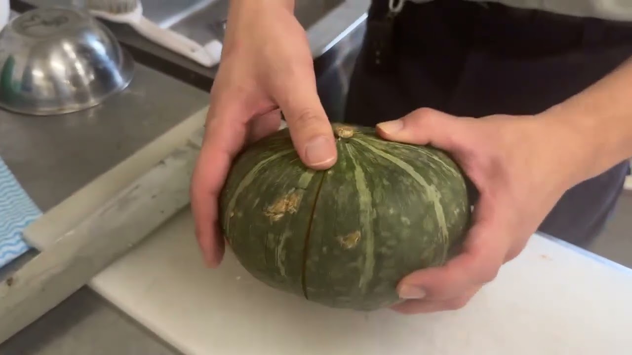 KBS Pumpkin slicer remove the seeds by hand