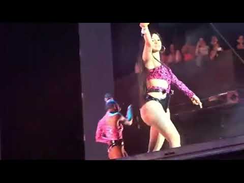 Cardi B - Twerk (ACL Music Fest, Austin, TX)HD - YouTube