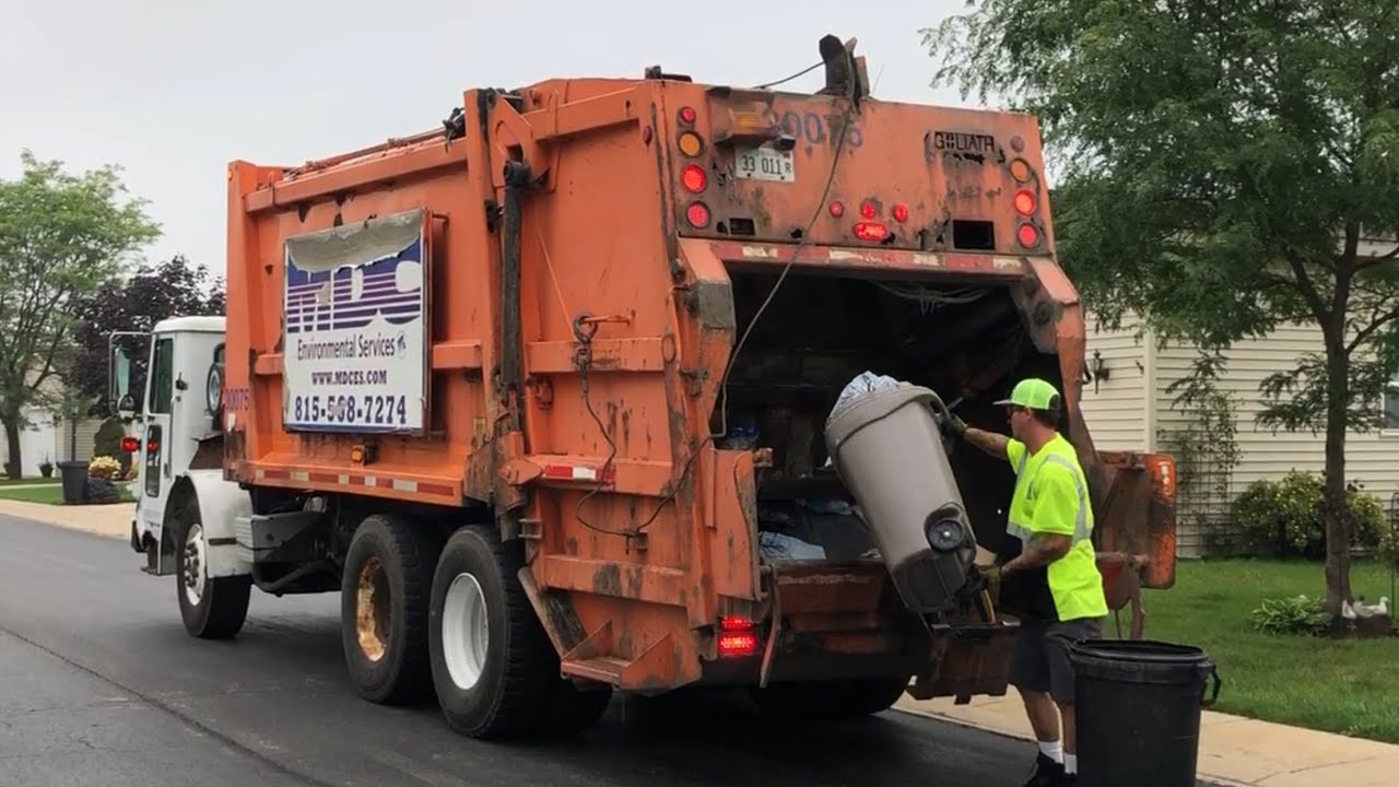 MDC Ez Pack Goliath Rear Loader Garbage Truck Packing Trailer Park