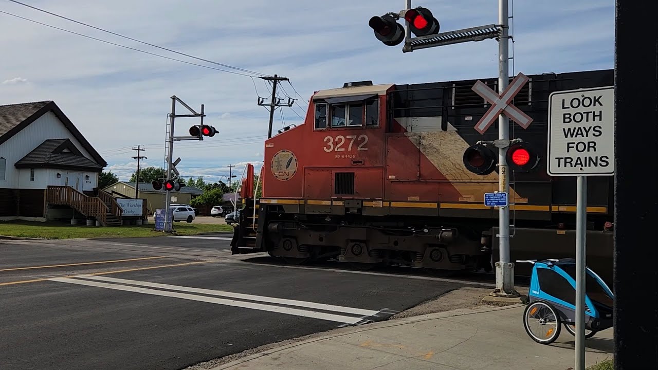 CN 3272 Leads a Westbound L558 (6/13/2024) - YouTube