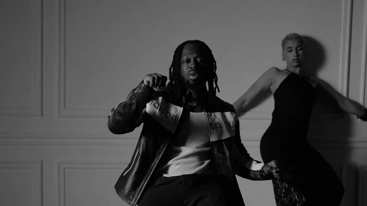 Guarda Bolémvn - 44 (Visualizer) su YouTube Guarda Bolémvn - 44 (Visualizer) su YouTube